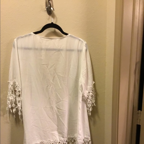 White kimono - Picture 2 of 4